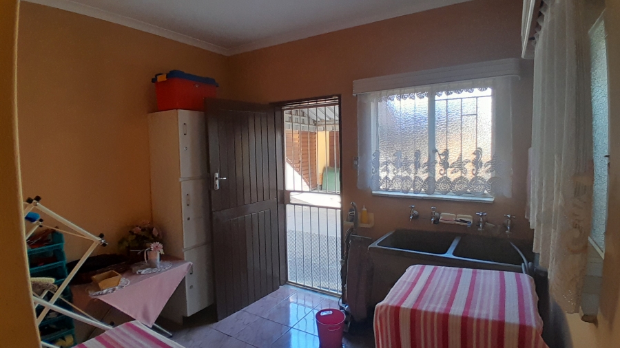 4 Bedroom Property for Sale in Queenswood Gauteng