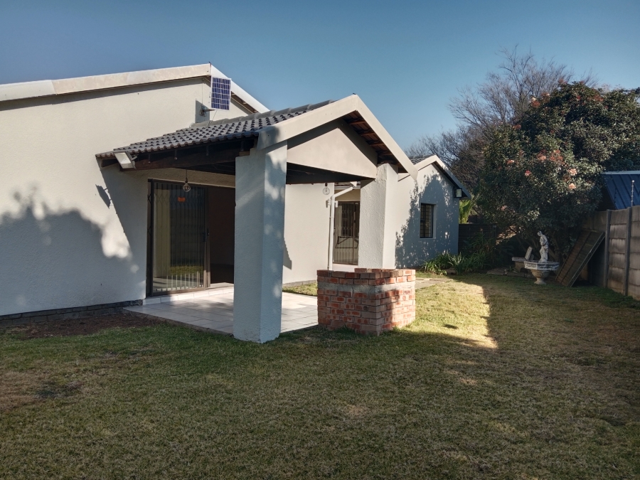3 Bedroom Property for Sale in Brackenhurst Gauteng