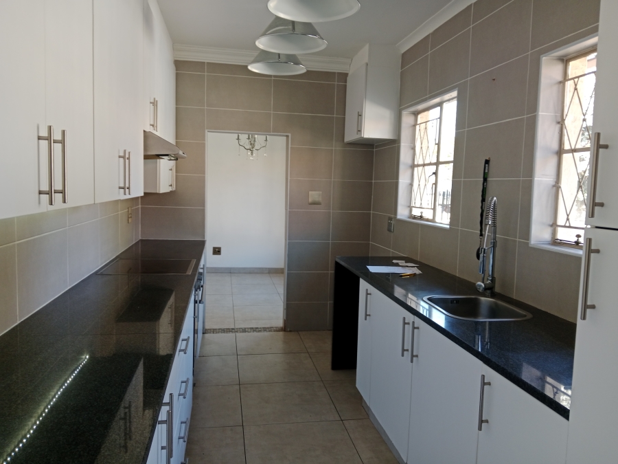 3 Bedroom Property for Sale in Brackenhurst Gauteng