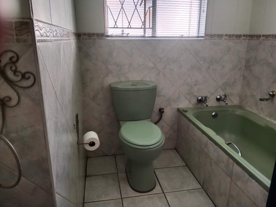 3 Bedroom Property for Sale in Brackenhurst Gauteng