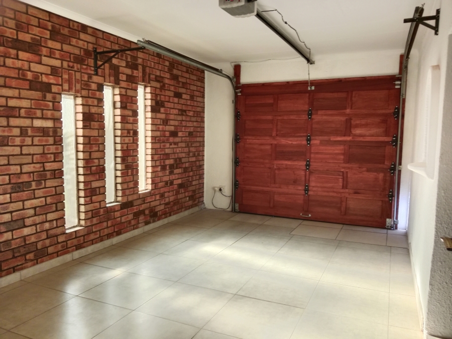 3 Bedroom Property for Sale in Brackenhurst Gauteng