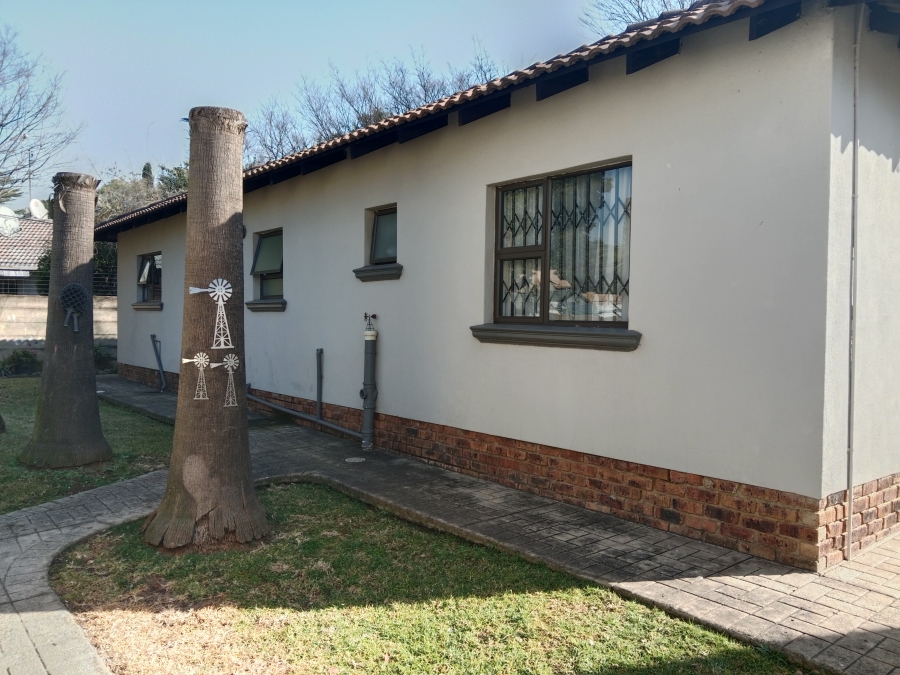 3 Bedroom Property for Sale in Brackenhurst Gauteng