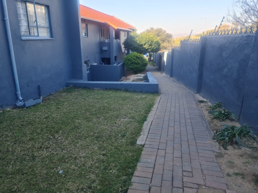 3 Bedroom Property for Sale in La Montagne Gauteng