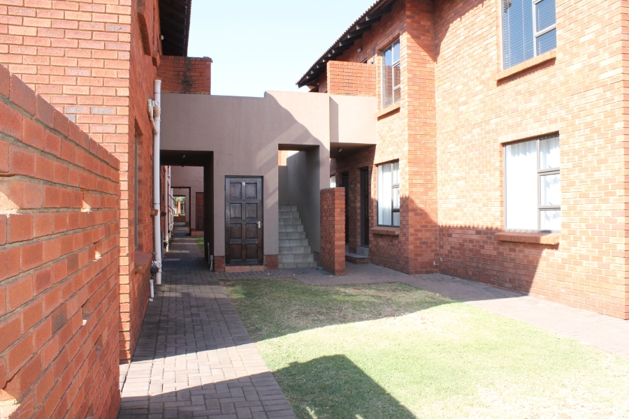 2 Bedroom Property for Sale in Albertsdal Gauteng