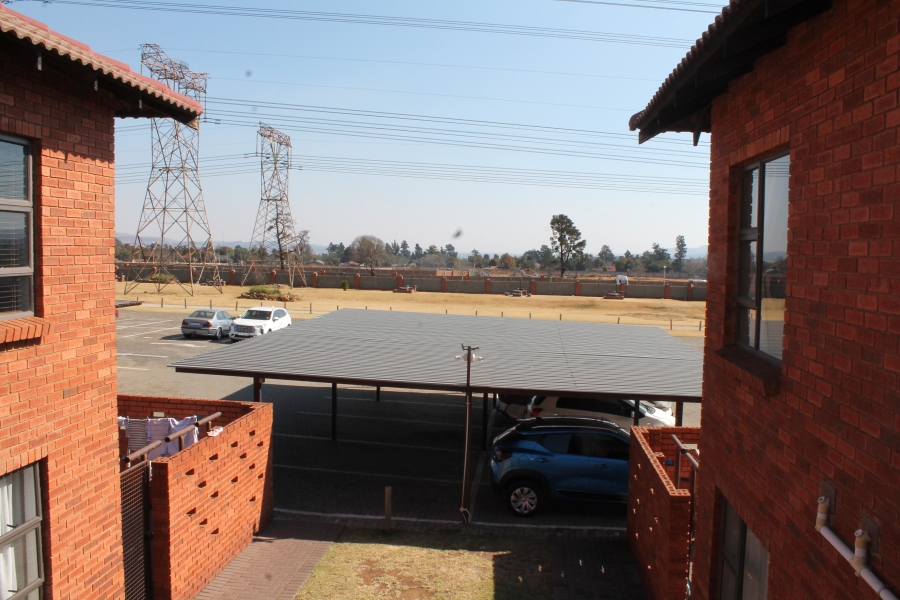2 Bedroom Property for Sale in Albertsdal Gauteng