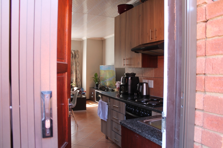 2 Bedroom Property for Sale in Albertsdal Gauteng