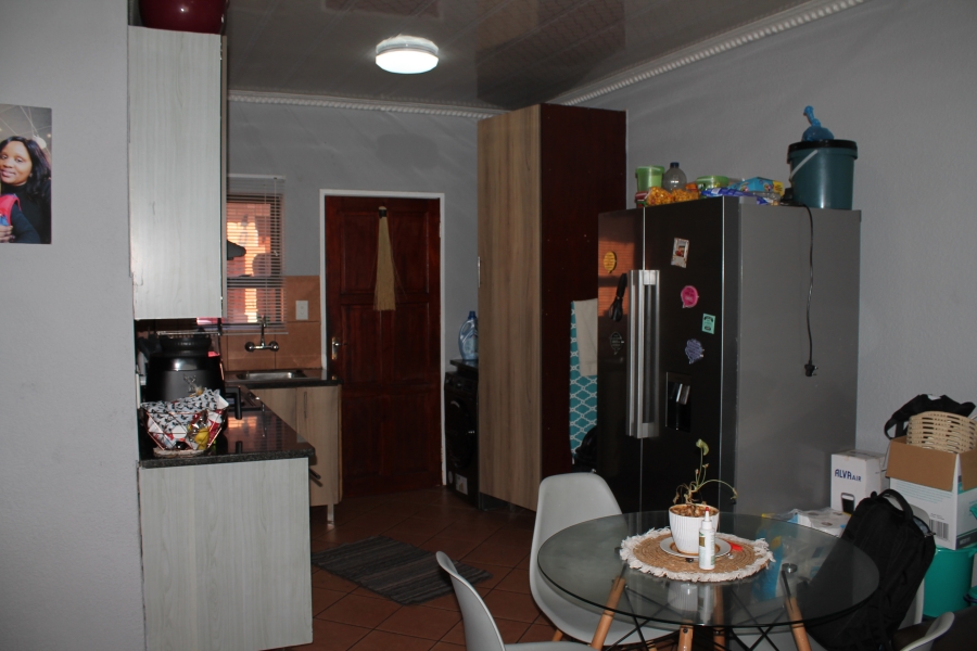 2 Bedroom Property for Sale in Albertsdal Gauteng
