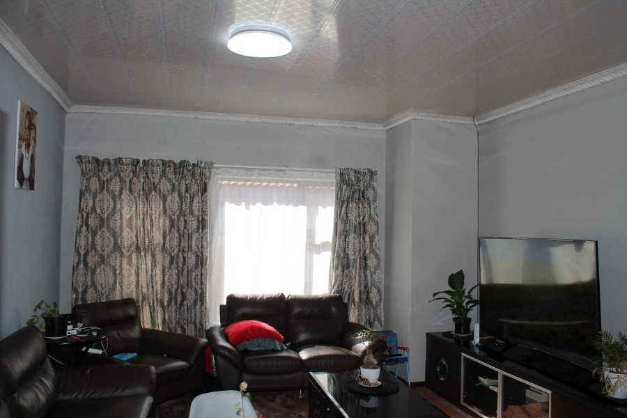 2 Bedroom Property for Sale in Albertsdal Gauteng