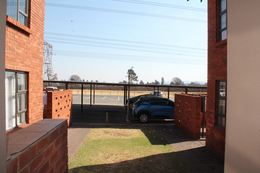2 Bedroom Property for Sale in Albertsdal Gauteng