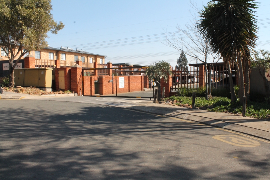 2 Bedroom Property for Sale in Albertsdal Gauteng