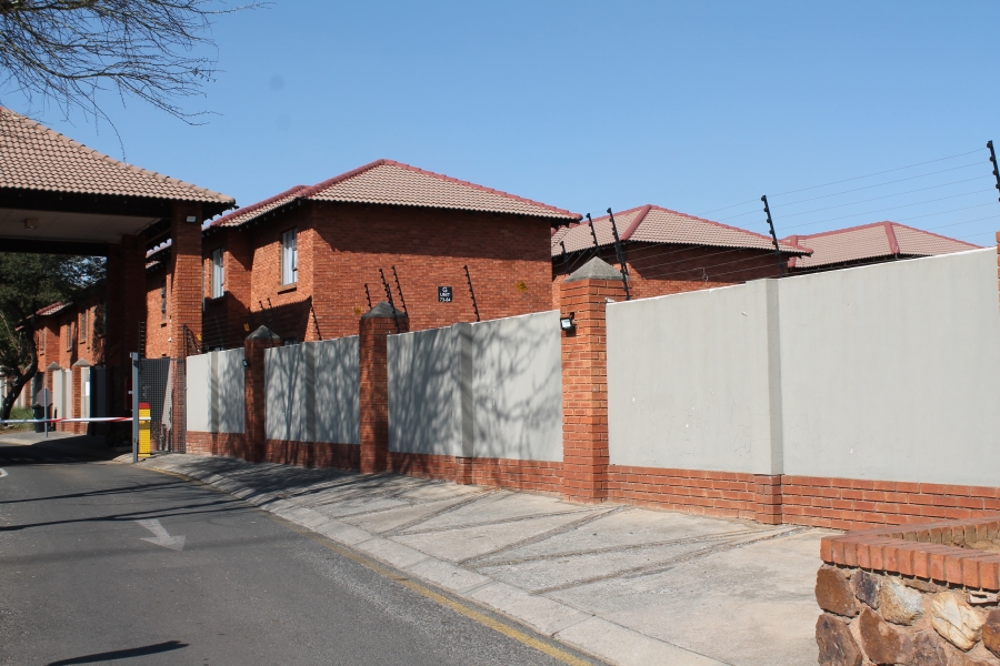 2 Bedroom Property for Sale in Albertsdal Gauteng
