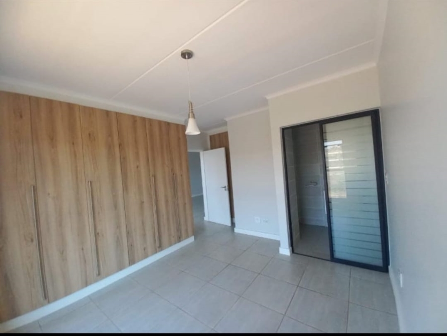 To Let 2 Bedroom Property for Rent in Waterfall Gauteng