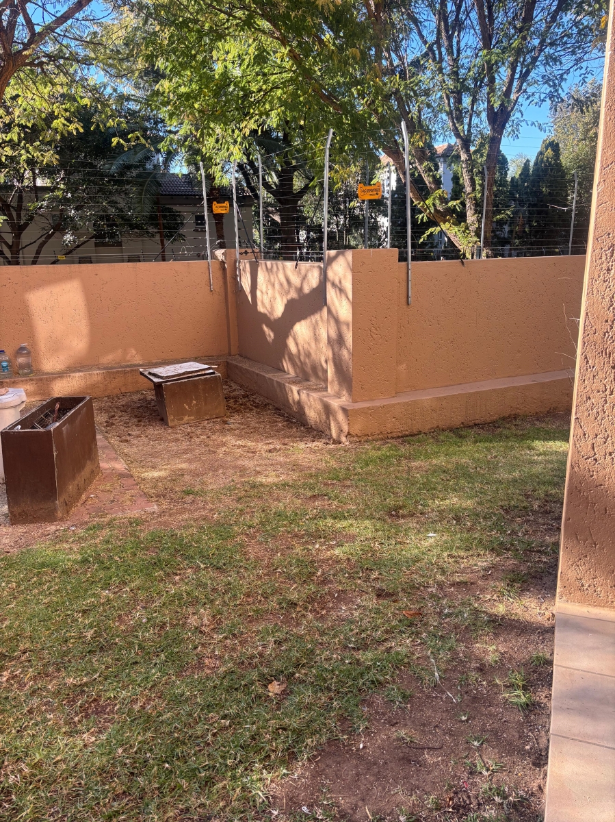 1 Bedroom Property for Sale in Lonehill Gauteng