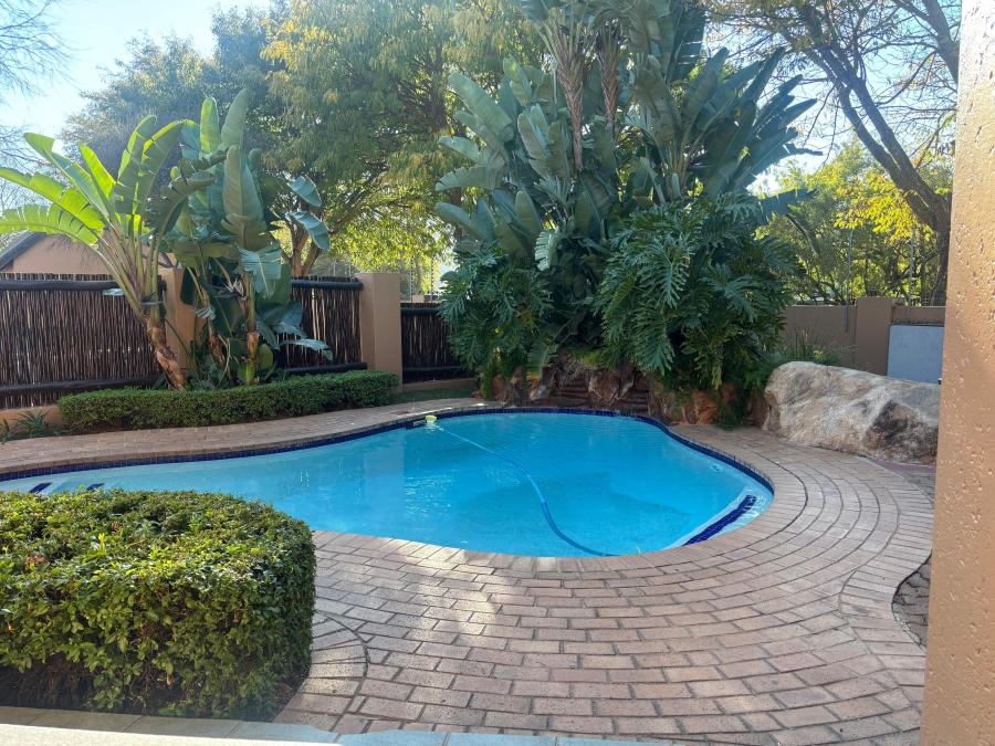 1 Bedroom Property for Sale in Lonehill Gauteng