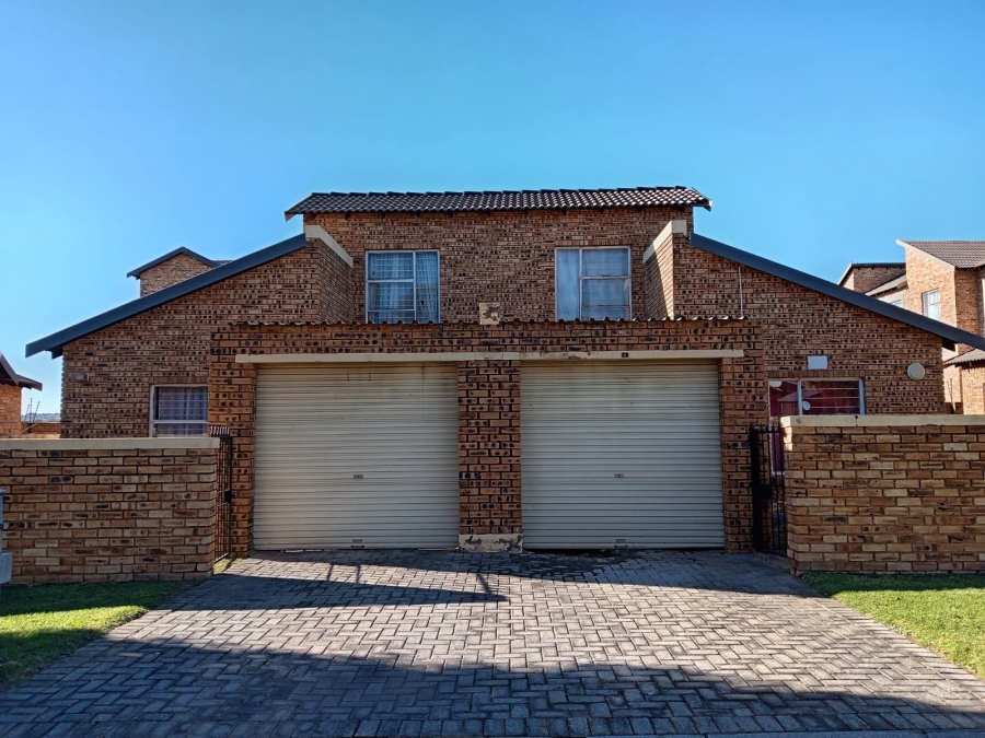 3 Bedroom Property for Sale in Honeydew Gauteng