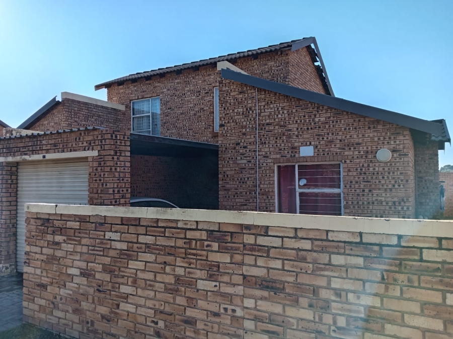 3 Bedroom Property for Sale in Honeydew Gauteng