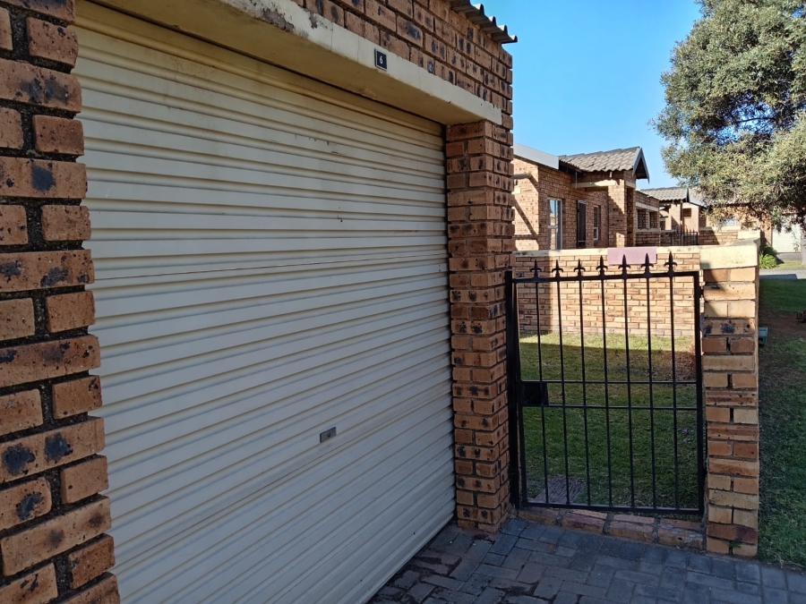3 Bedroom Property for Sale in Honeydew Gauteng