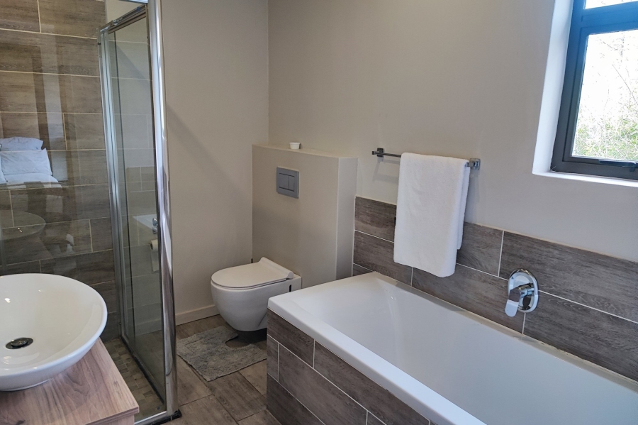 1 Bedroom Property for Sale in River Club Gauteng