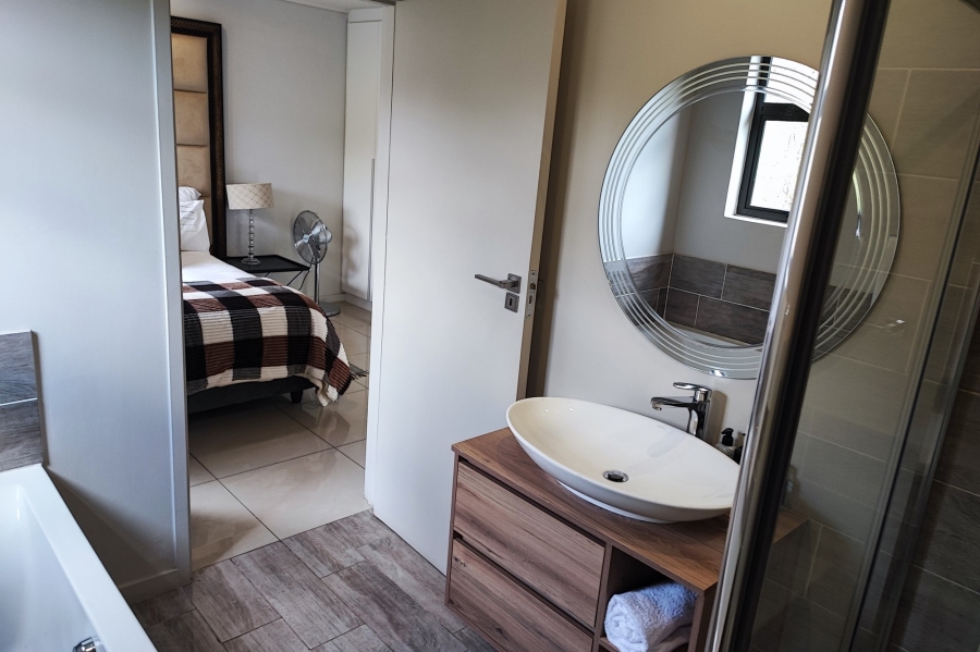 1 Bedroom Property for Sale in River Club Gauteng