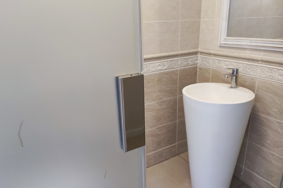 1 Bedroom Property for Sale in River Club Gauteng