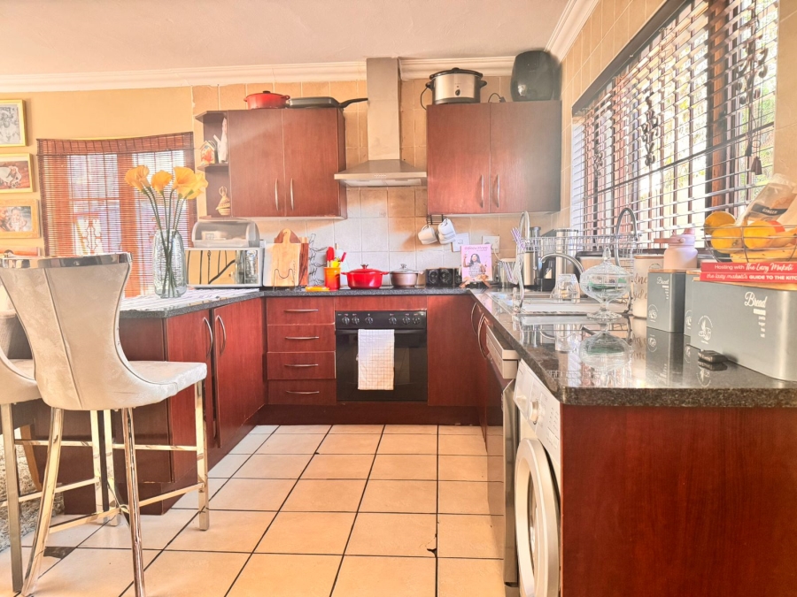 To Let 3 Bedroom Property for Rent in Kyalami Hills Gauteng