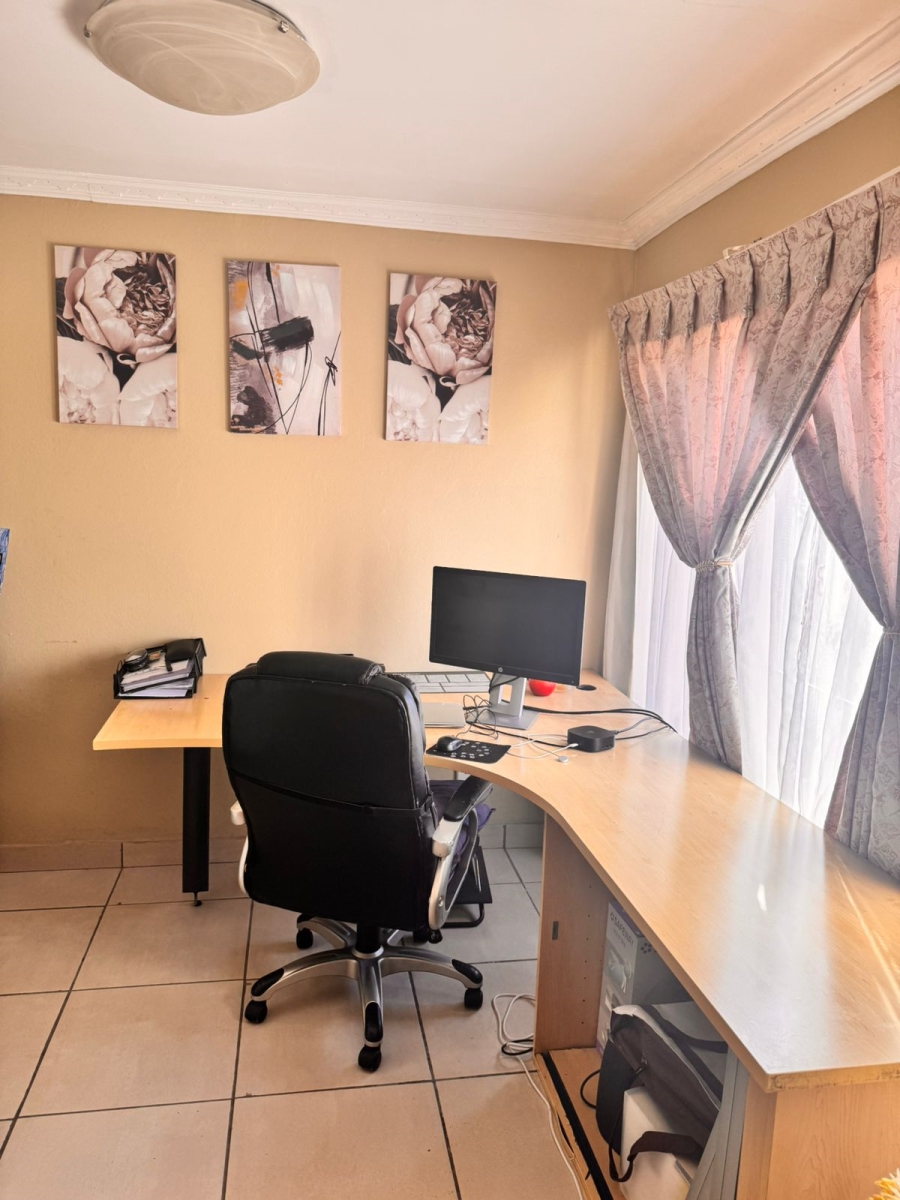 To Let 3 Bedroom Property for Rent in Kyalami Hills Gauteng