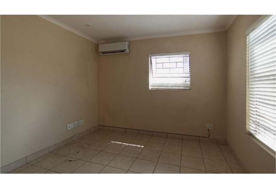 3 Bedroom Property for Sale in Kosmosdal Gauteng