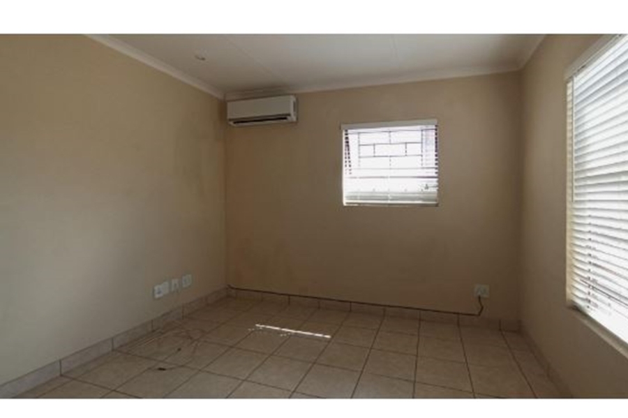3 Bedroom Property for Sale in Kosmosdal Gauteng