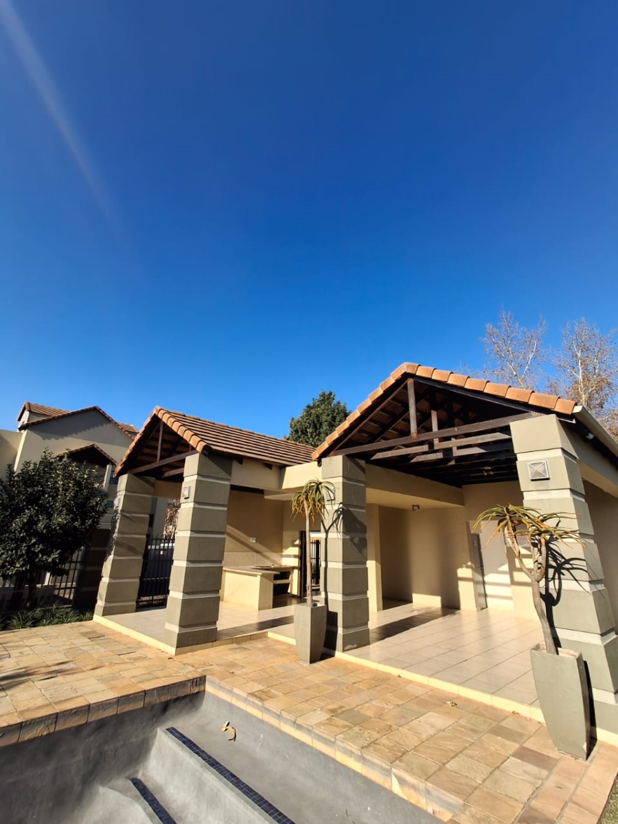 To Let 1 Bedroom Property for Rent in Broadacres Gauteng