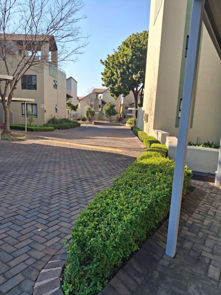 To Let 1 Bedroom Property for Rent in Broadacres Gauteng