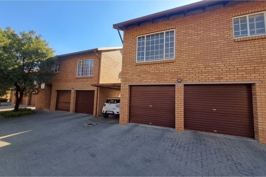 3 Bedroom Property for Sale in Equestria Gauteng