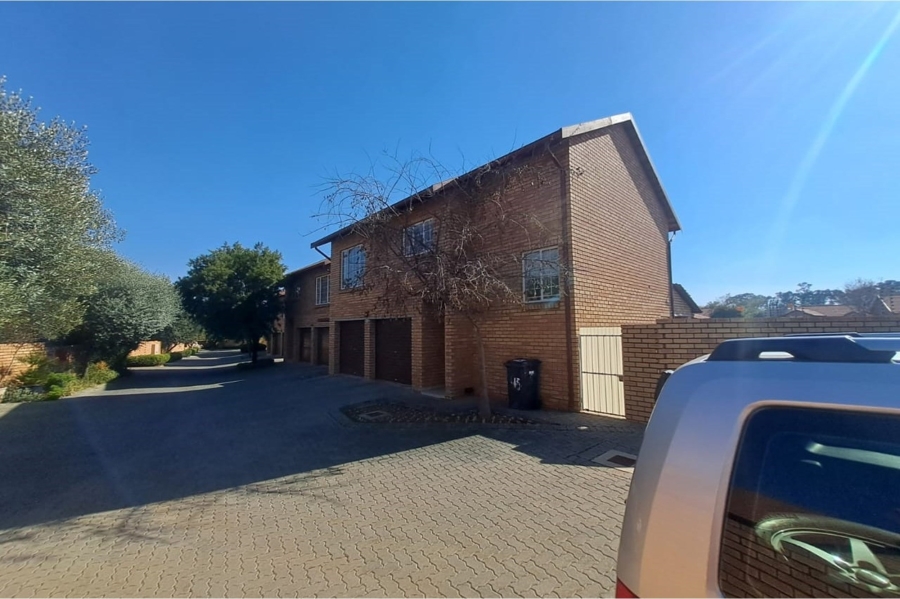 3 Bedroom Property for Sale in Equestria Gauteng
