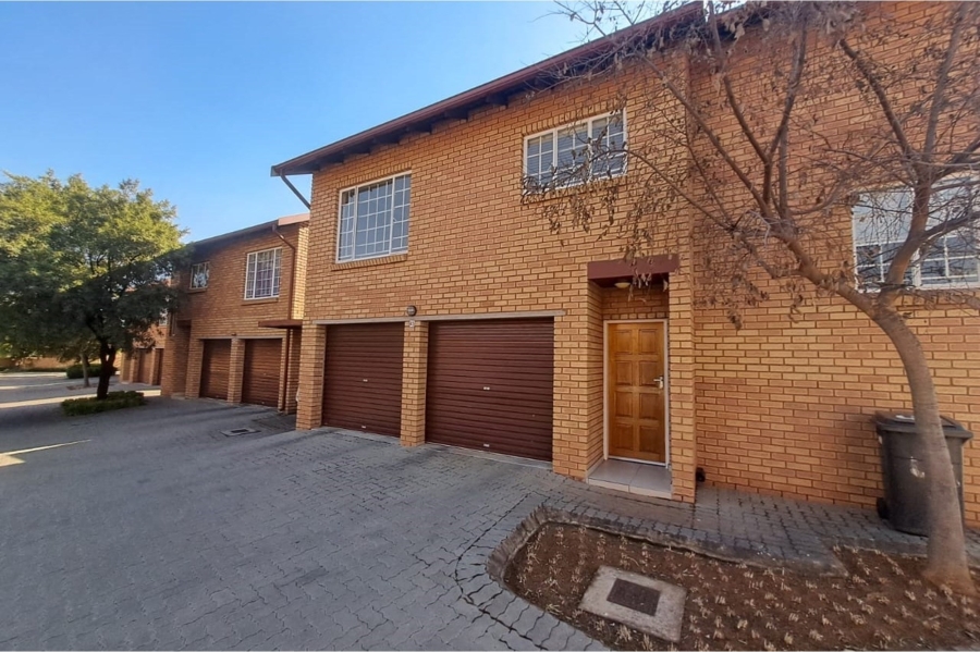 3 Bedroom Property for Sale in Equestria Gauteng