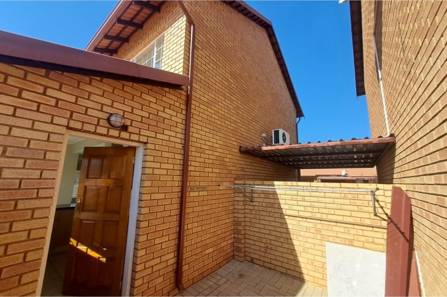 3 Bedroom Property for Sale in Equestria Gauteng