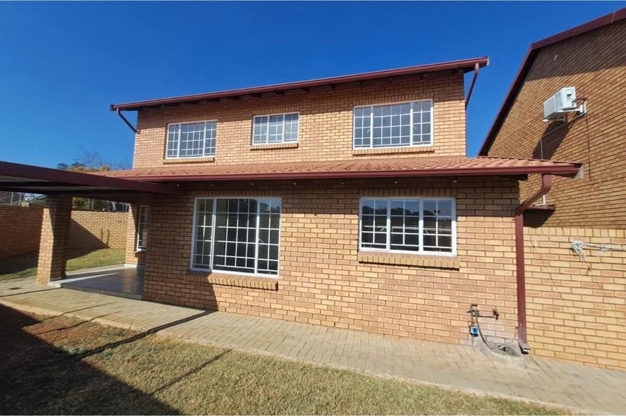 3 Bedroom Property for Sale in Equestria Gauteng