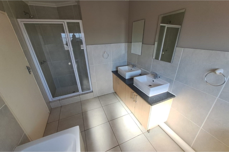 3 Bedroom Property for Sale in Equestria Gauteng