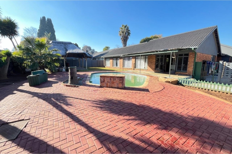 3 Bedroom Property for Sale in Vanderbijlpark SE 2 Gauteng