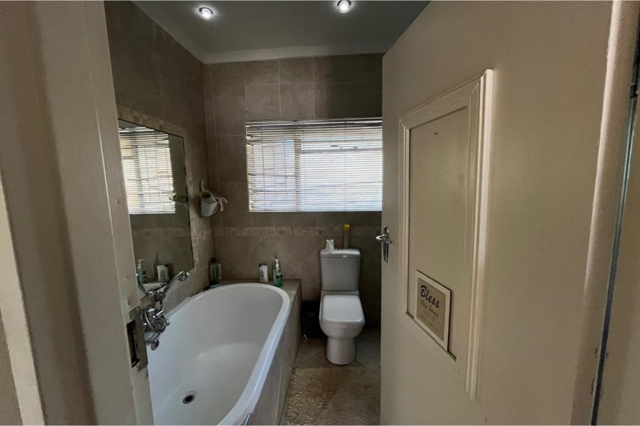 3 Bedroom Property for Sale in Vanderbijlpark SE 2 Gauteng