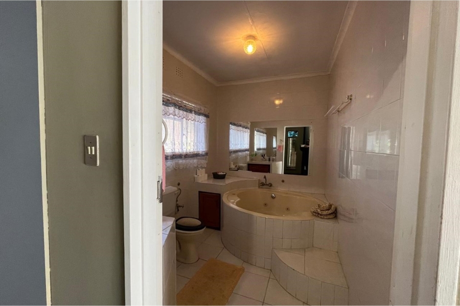 3 Bedroom Property for Sale in Vanderbijlpark SE 2 Gauteng