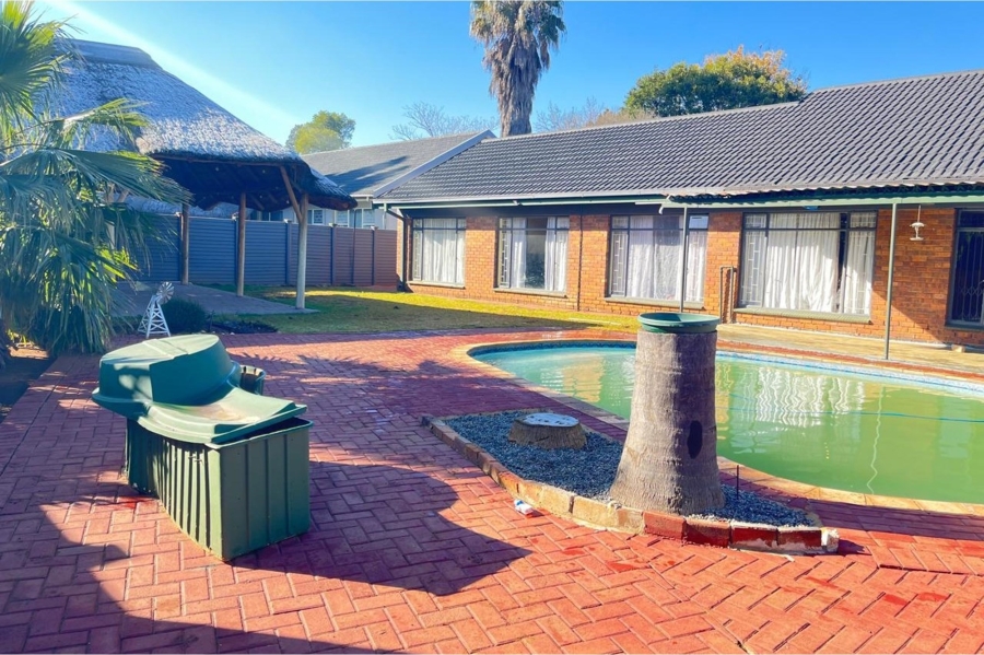 3 Bedroom Property for Sale in Vanderbijlpark SE 2 Gauteng