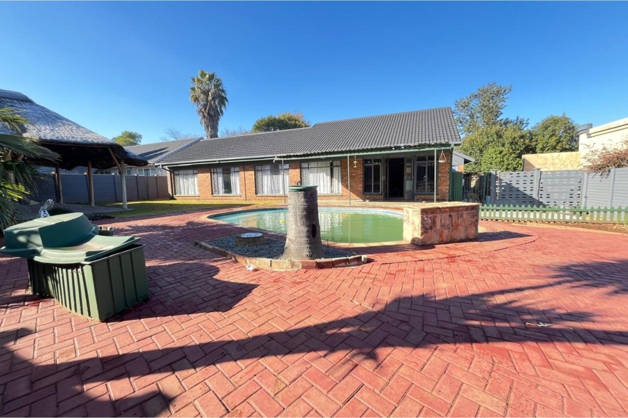 3 Bedroom Property for Sale in Vanderbijlpark SE 2 Gauteng