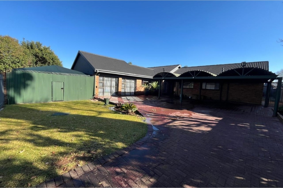 3 Bedroom Property for Sale in Vanderbijlpark SE 2 Gauteng