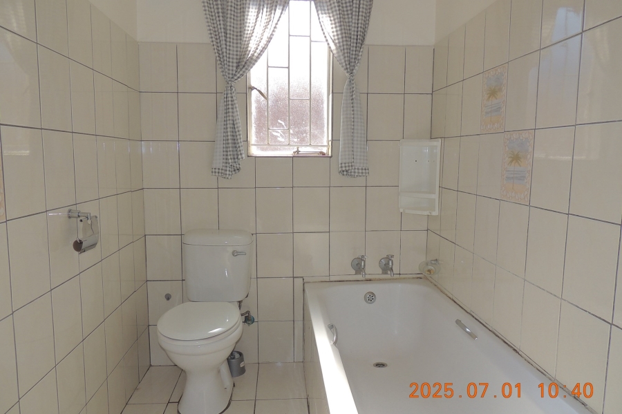 To Let 2 Bedroom Property for Rent in Robertsham Gauteng