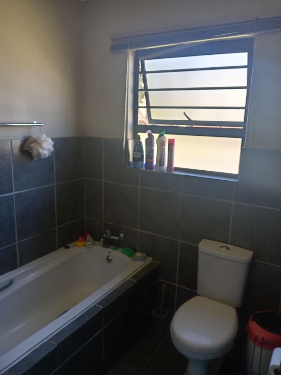To Let 3 Bedroom Property for Rent in Noordwyk Gauteng