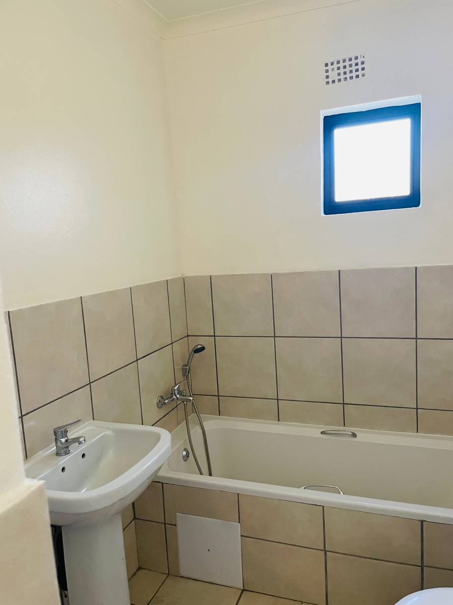3 Bedroom Property for Sale in Cloverdene Gauteng