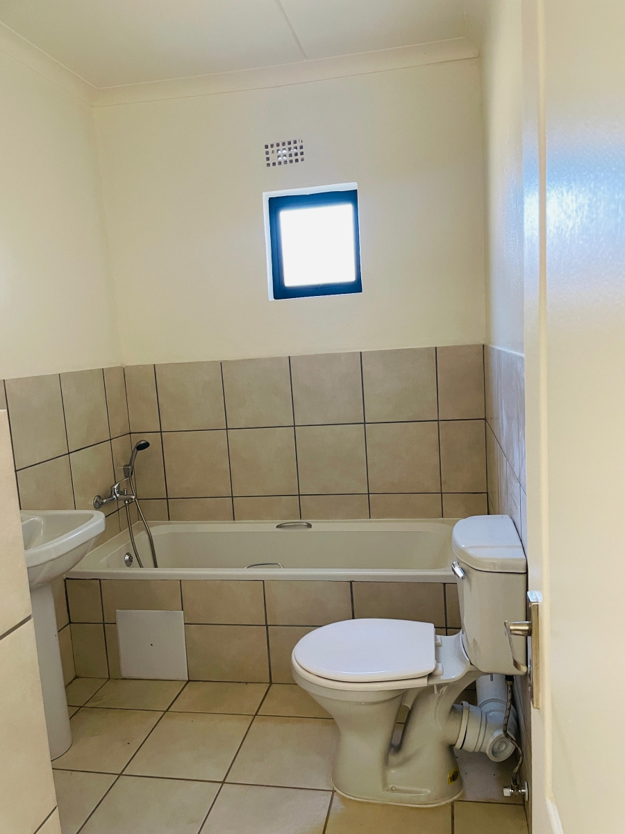 3 Bedroom Property for Sale in Cloverdene Gauteng