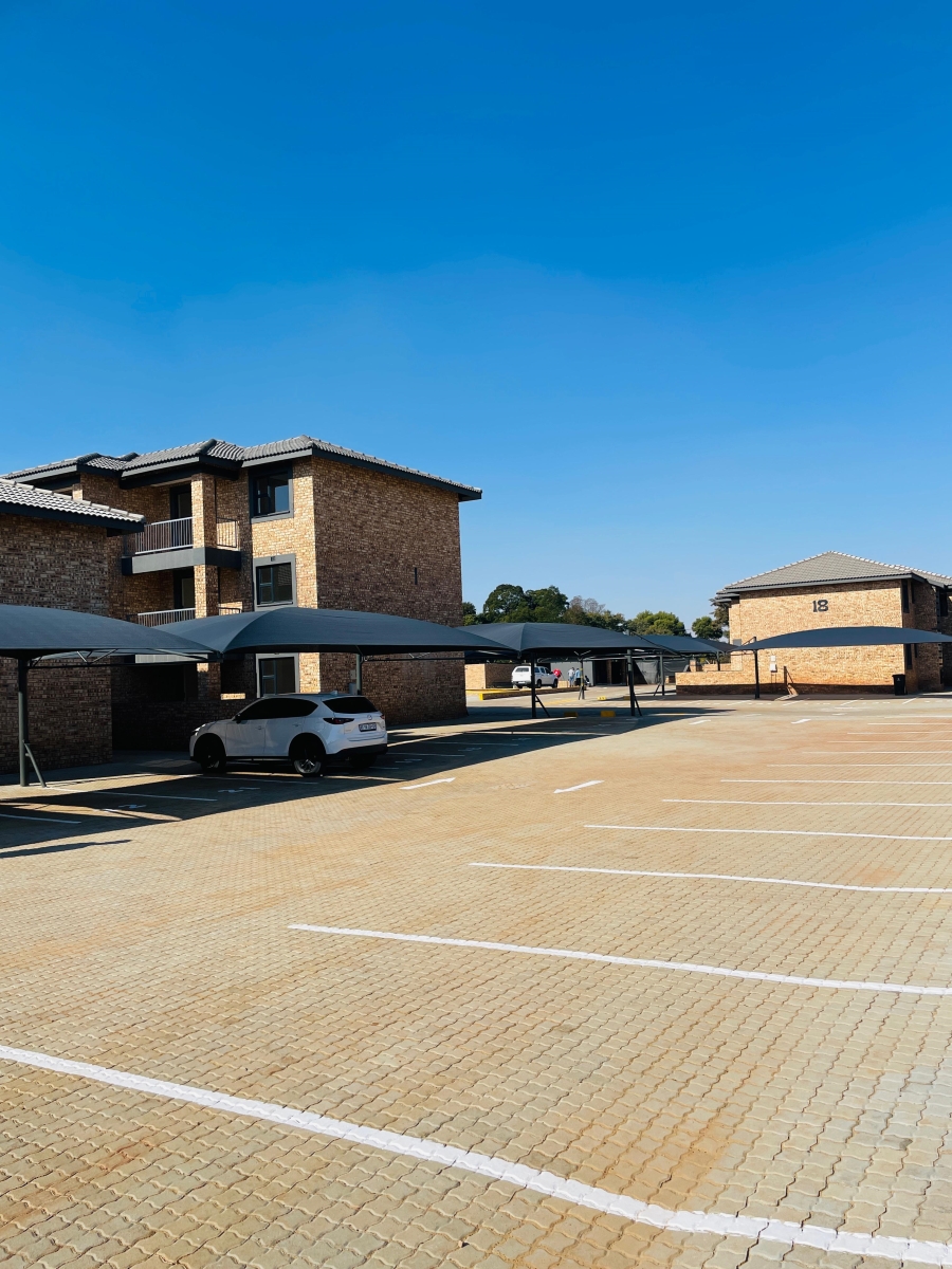 3 Bedroom Property for Sale in Cloverdene Gauteng