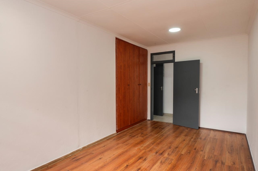 5 Bedroom Property for Sale in Brackendowns Gauteng