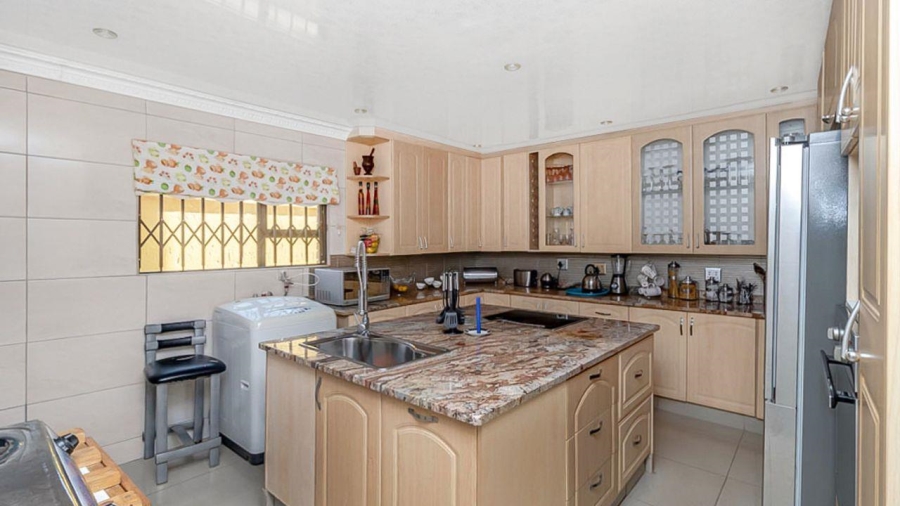 4 Bedroom Property for Sale in Dobsonville Gauteng