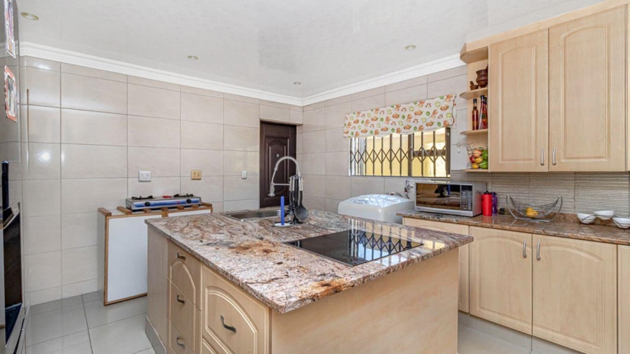 4 Bedroom Property for Sale in Dobsonville Gauteng